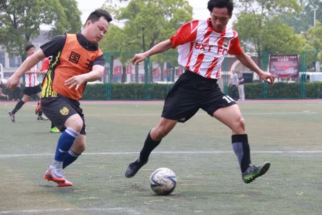 进攻不畅！首节中国男篮17投仅6中 其中三分9中2